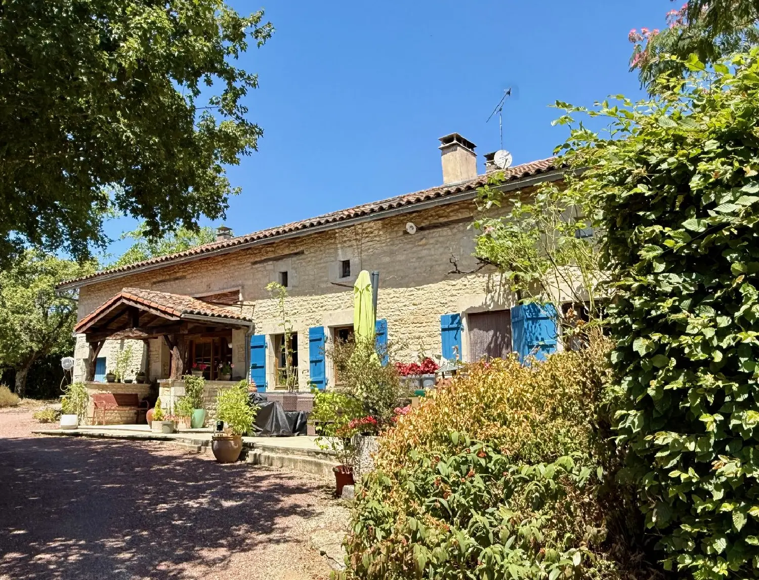  à vendre maison Le Bouchage Charente 1