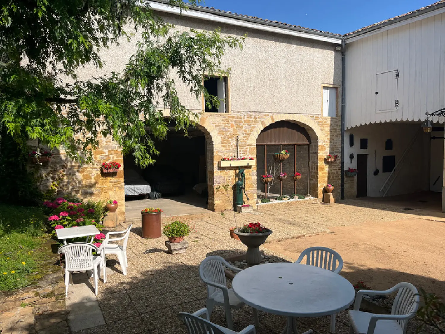  te koop huis Limas Rhône 7
