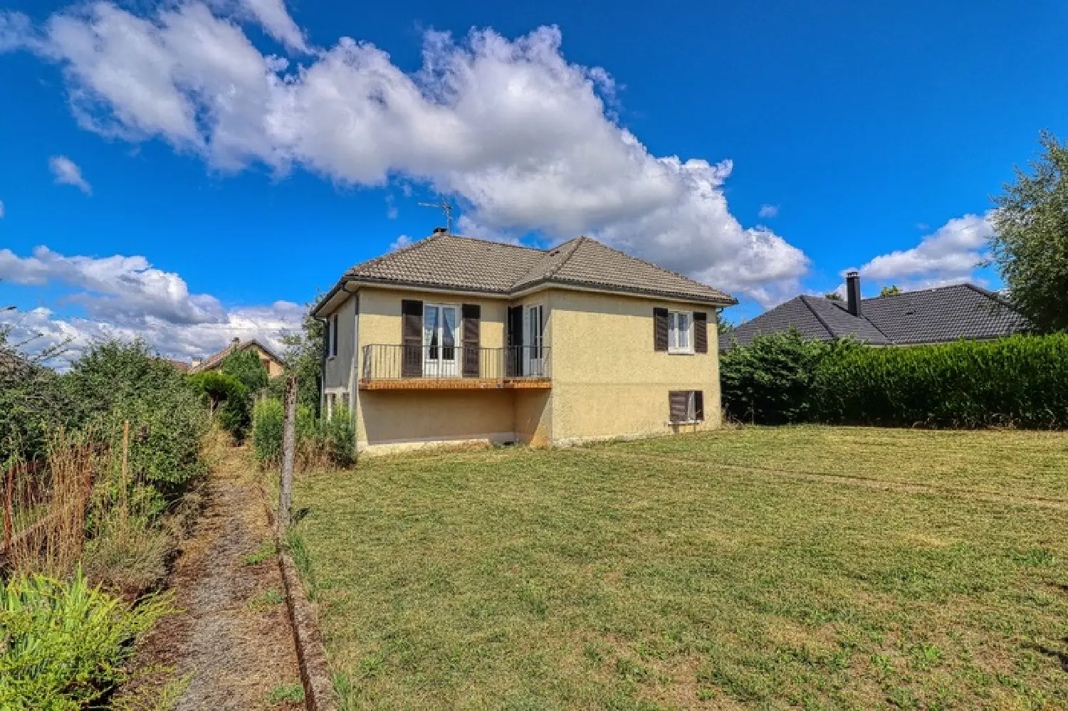  te koop huis Mauriac Cantal 1