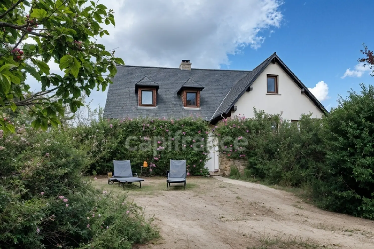  te koop huis Mourjou Cantal 2