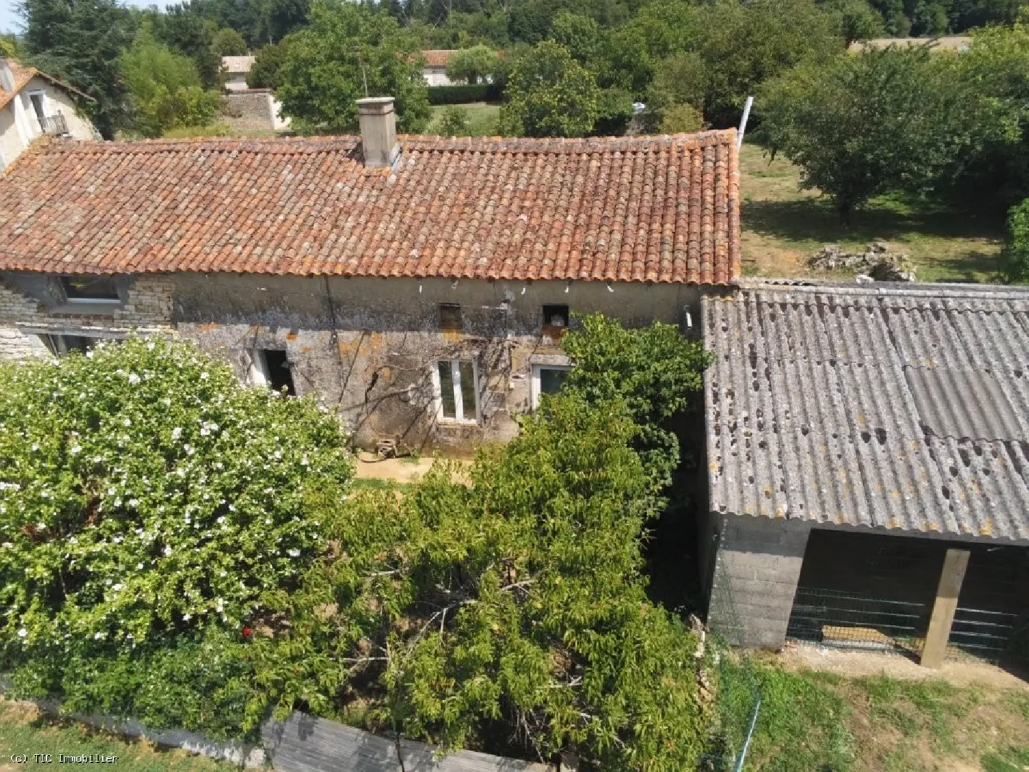 à vendre maison Nanteuil-en-Vallée Charente 3