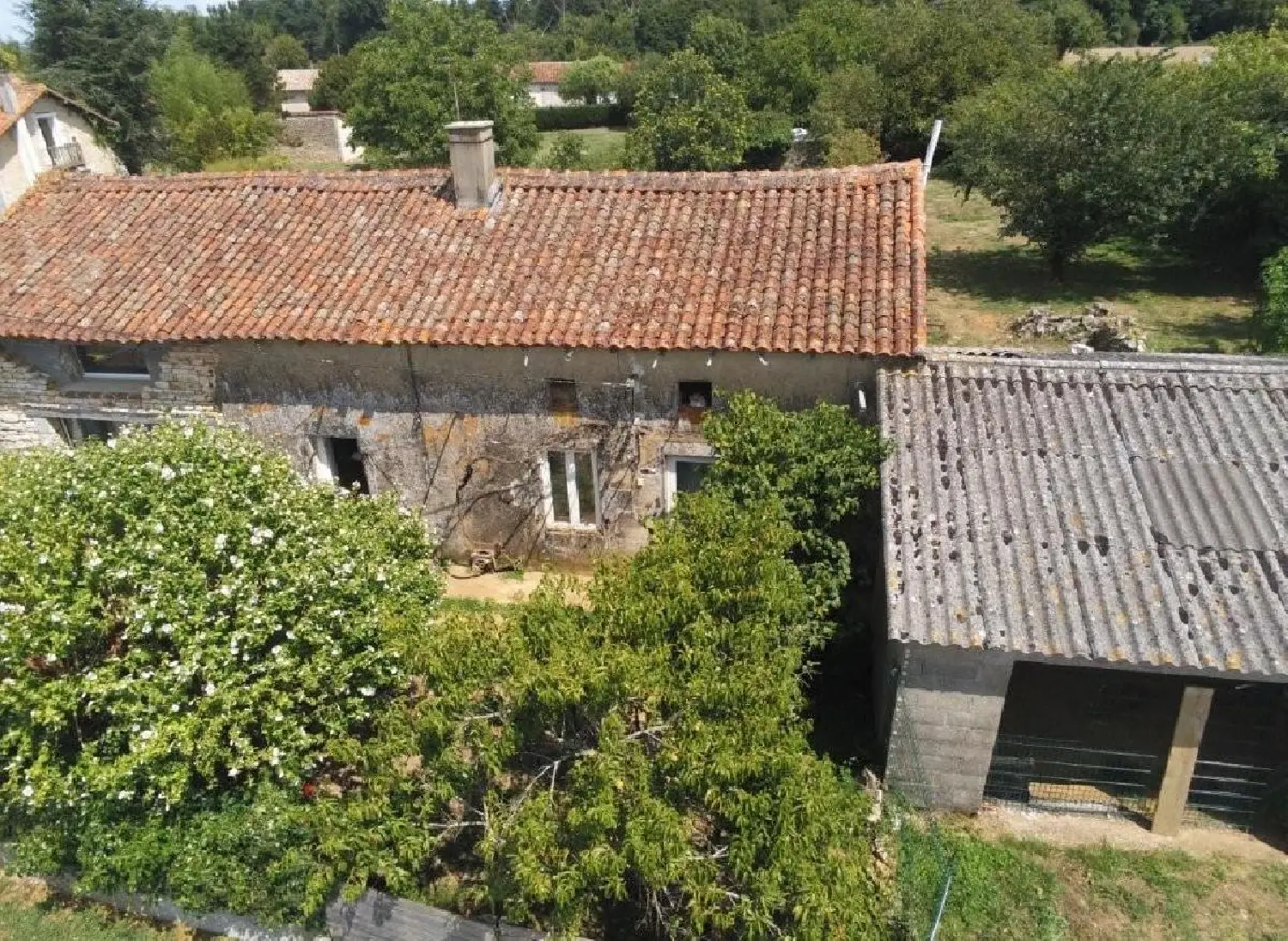 à vendre maison Nanteuil-en-Vallée Charente 3