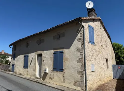 Nanteuil-en-Vallée Charente huis foto 7123793