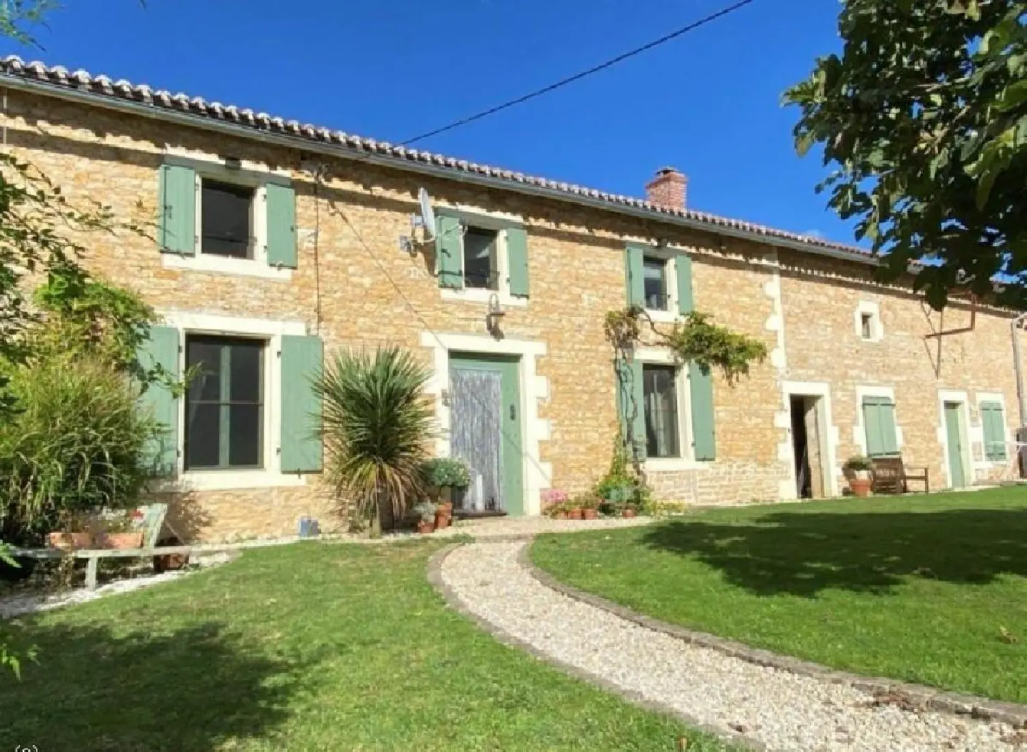  te koop huis Nanteuil-en-Vallée Charente 2