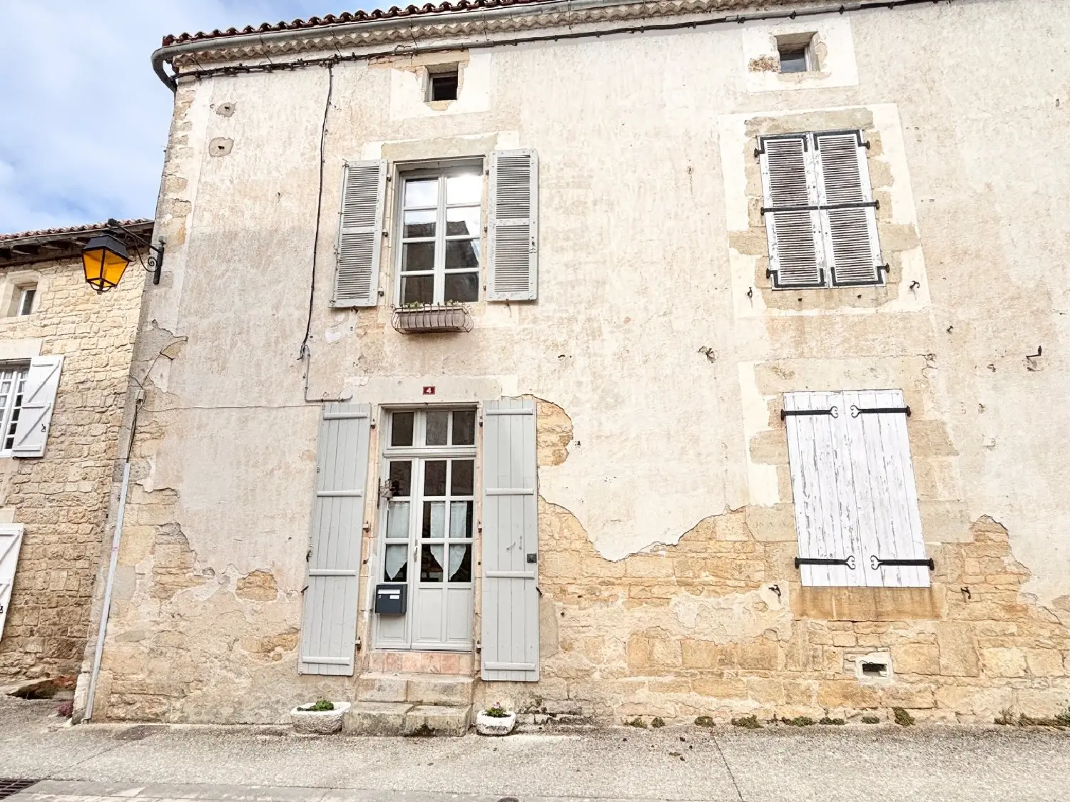  for sale house Nanteuil-en-Vallée Charente 1