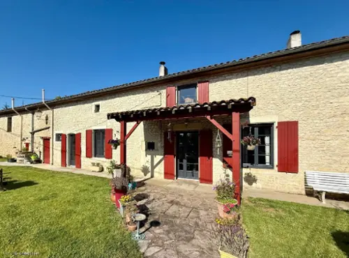 Ruffec Charente huis foto