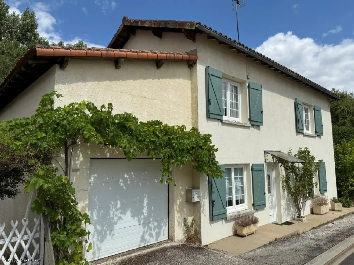  te koop huis Ruffec Charente 1
