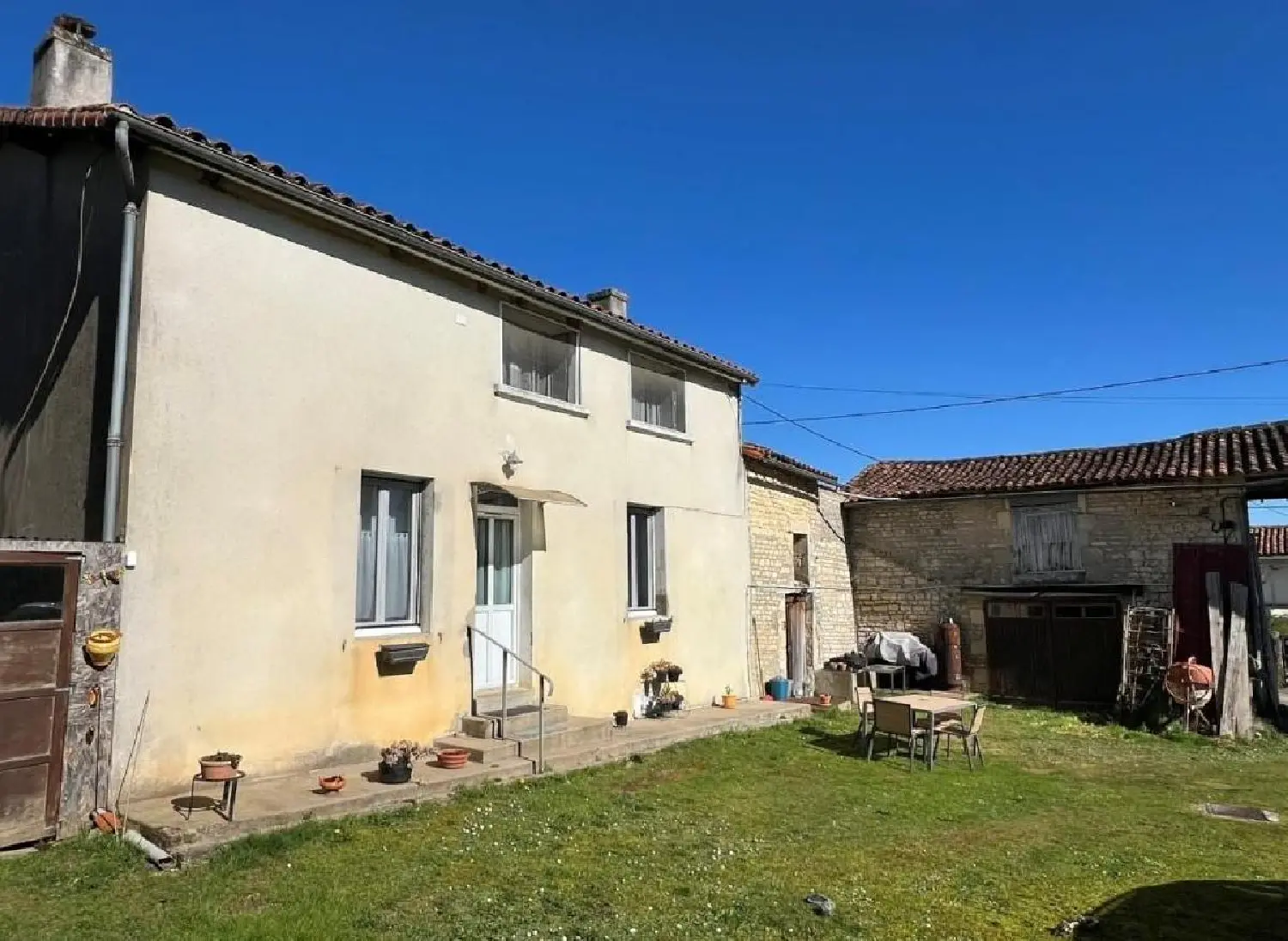 te koop huis Ruffec Charente 2