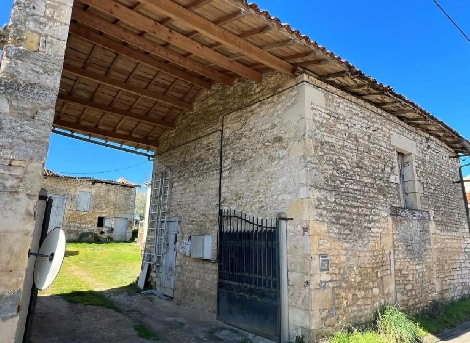  te koop huis Ruffec Charente 3