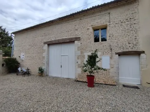 Saint-Amant-de-Boixe Charente house foto 7119692