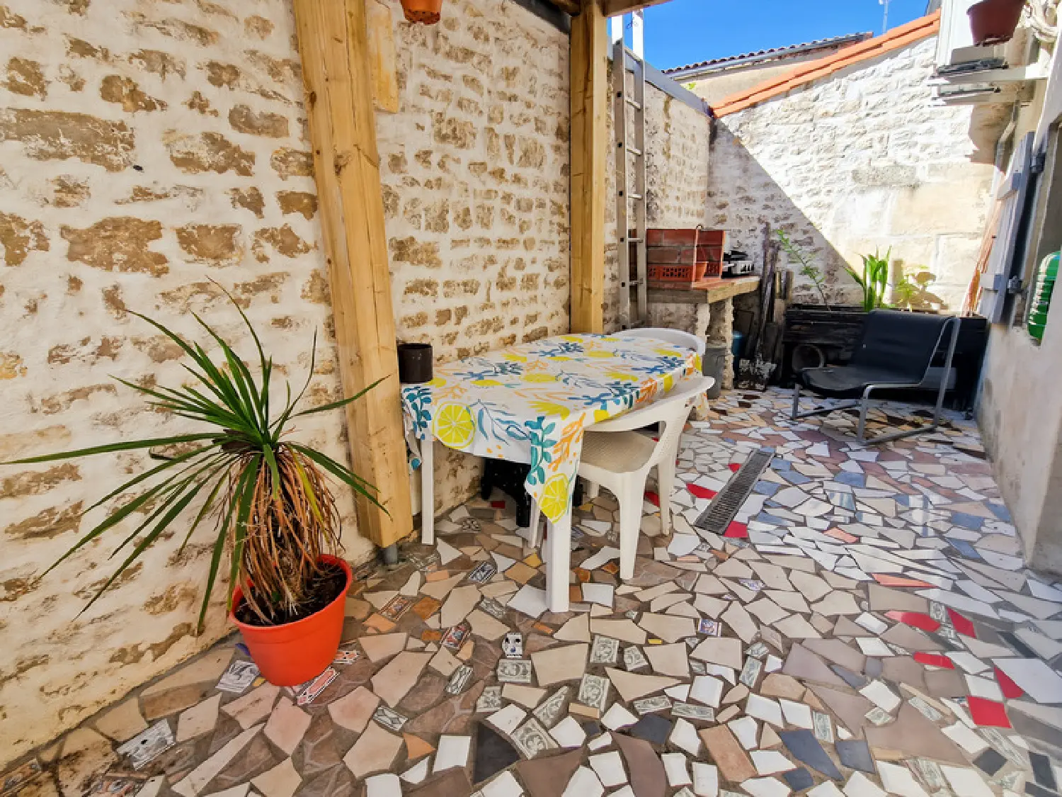  for sale house Saint-Jean-d'Angély Charente-Maritime 2