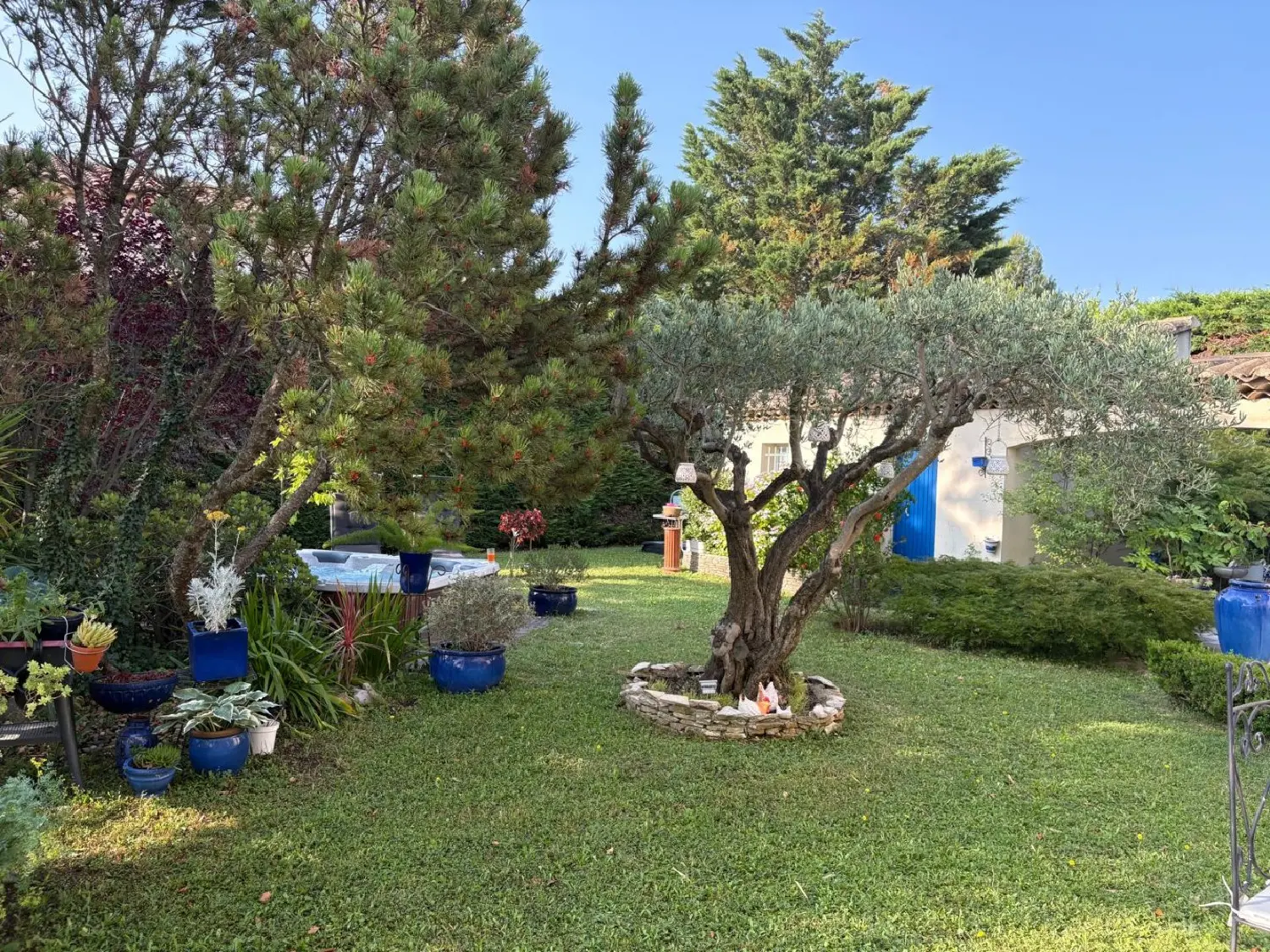  for sale house Saint-Saturnin-lès-Avignon Vaucluse 2