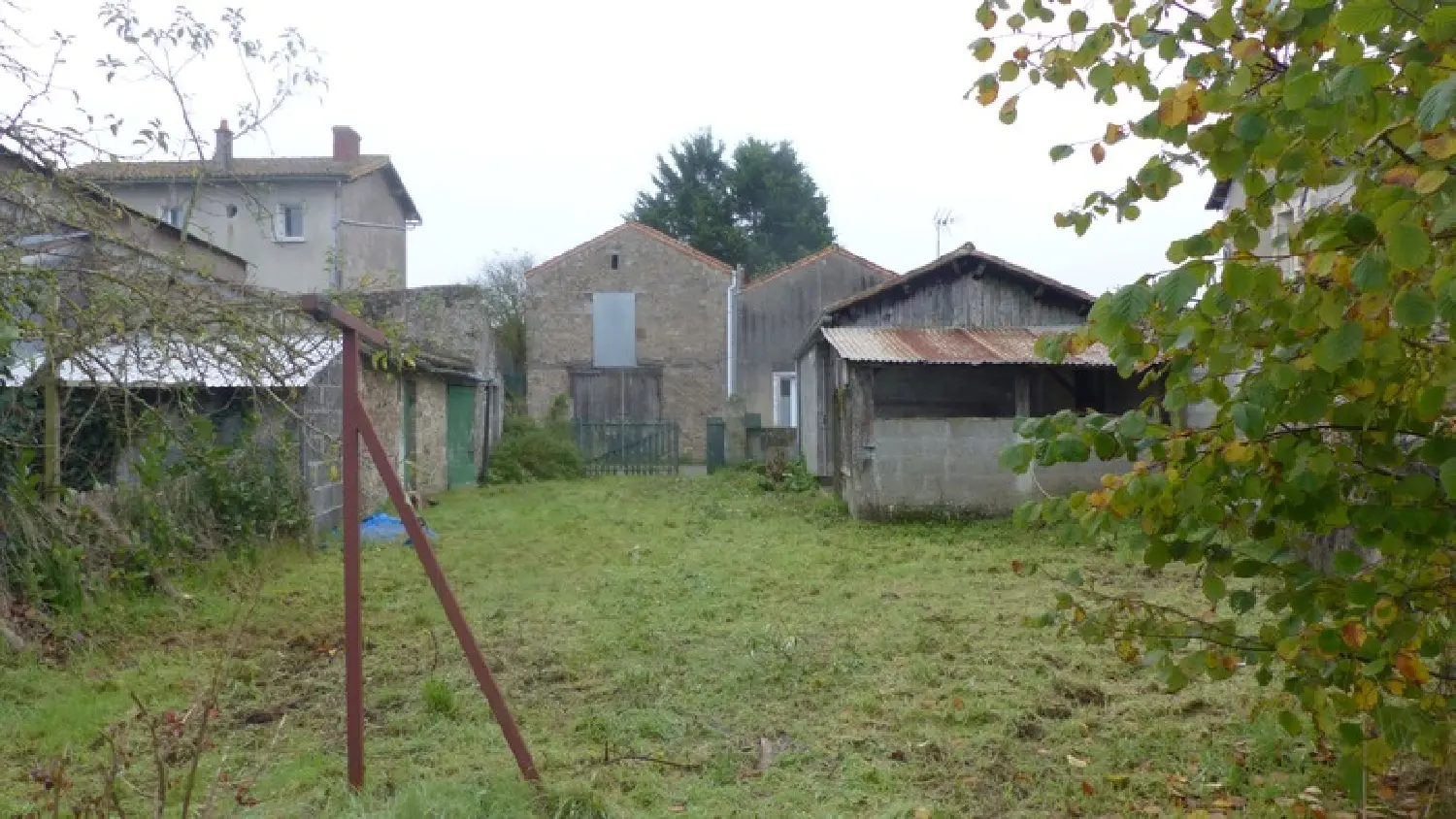  te koop terrein Gourgé Deux-Sèvres 2