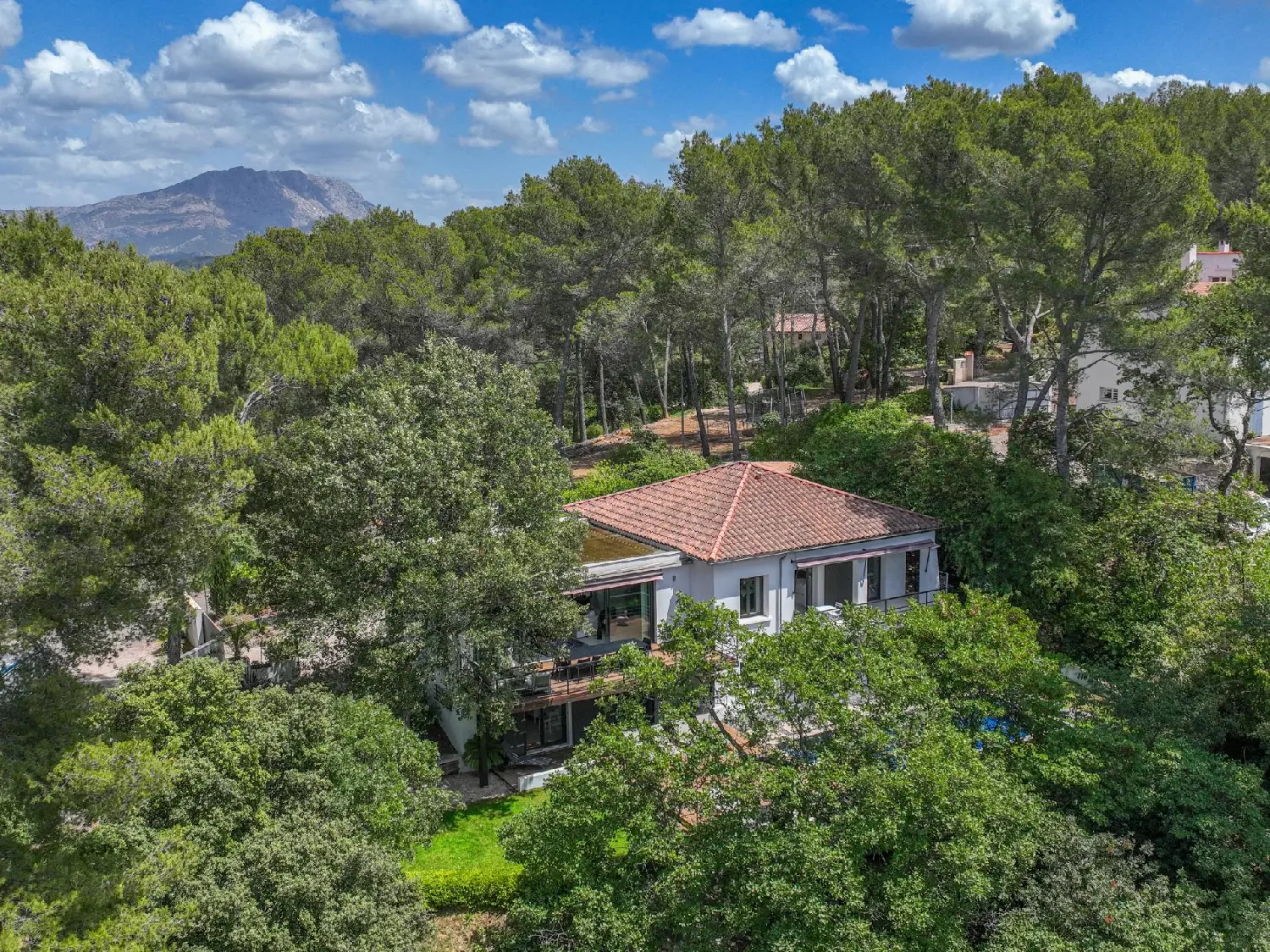  à vendre villa Aix-en-Provence Bouches-du-Rhône 1