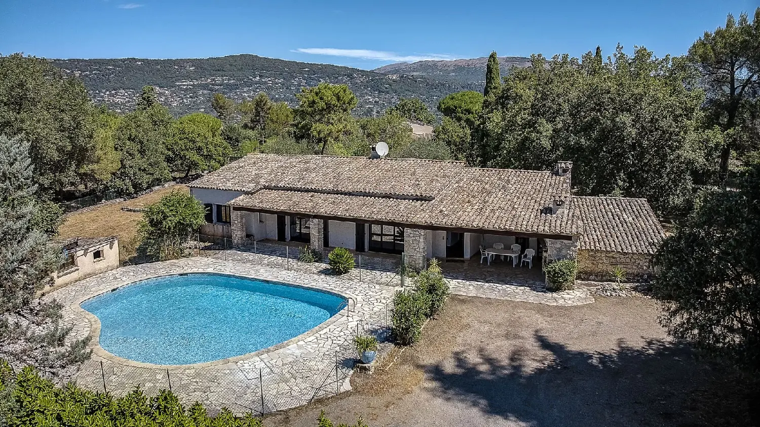  for sale villa Peymeinade Alpes-Maritimes 1