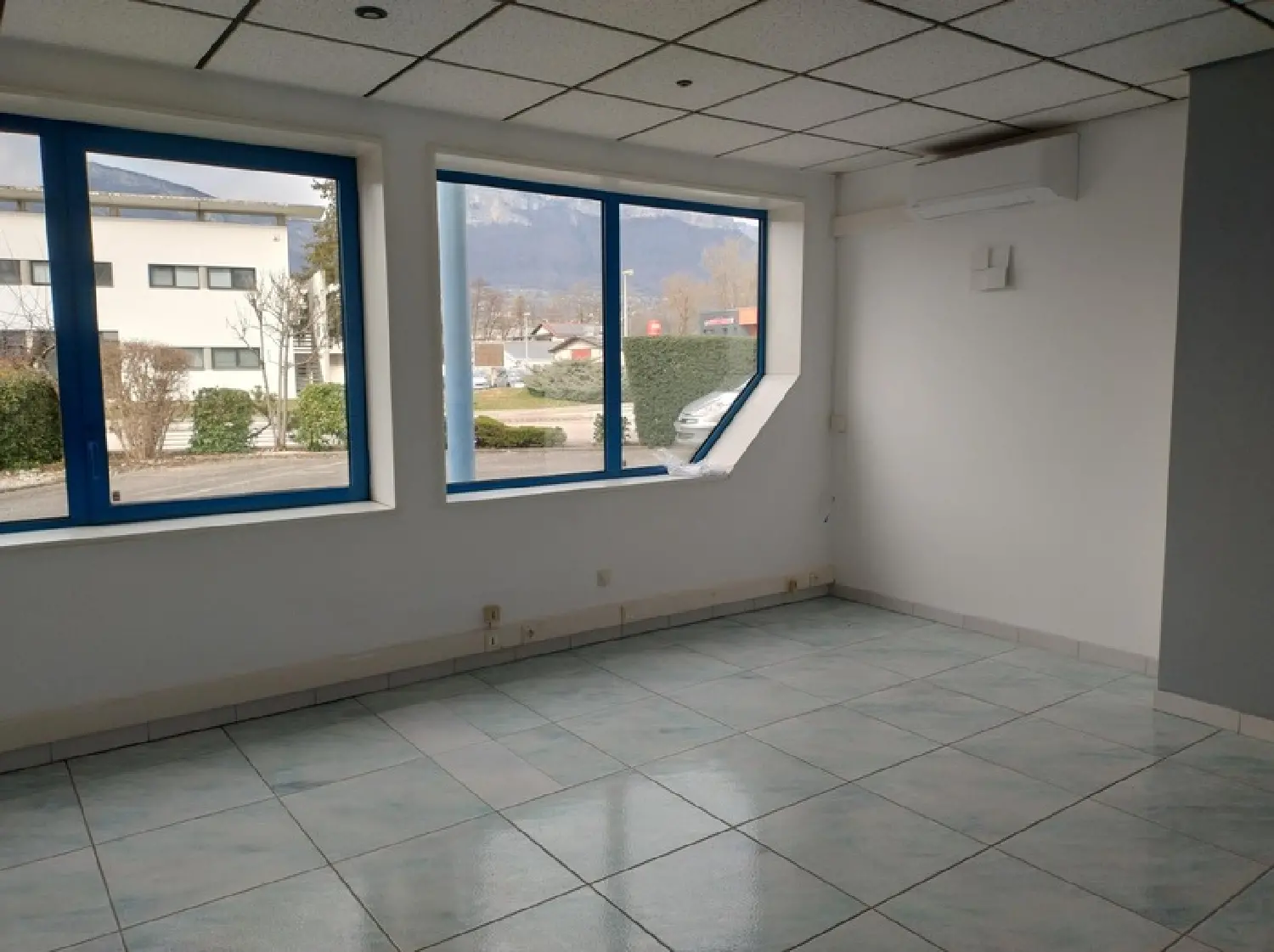  for sale office Challes-les-Eaux Savoie 2