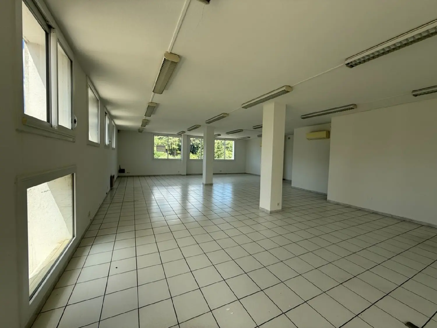  for sale office Saint-Martin-de-Valgalgues Gard 7