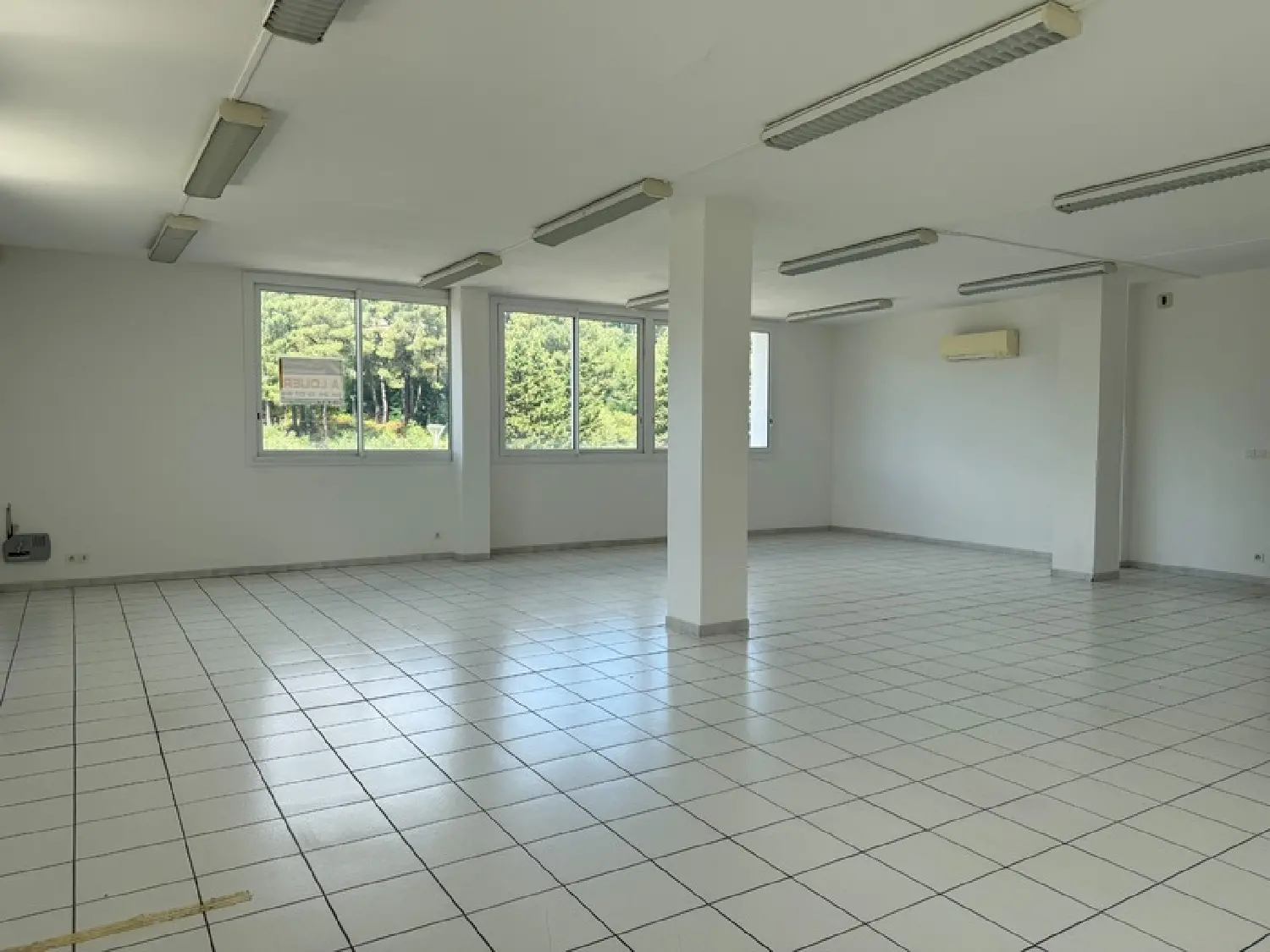  for sale office Saint-Martin-de-Valgalgues Gard 8