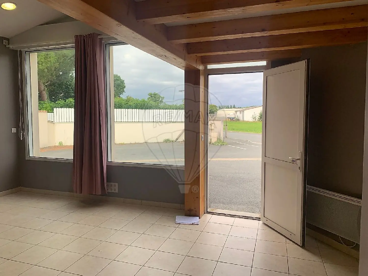  for sale office Saujon Charente-Maritime 2
