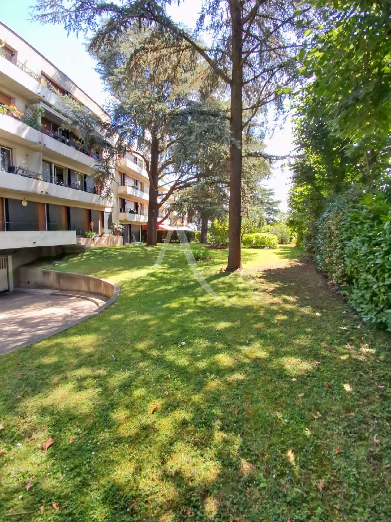  te koop appartement Suresnes Hauts-de-Seine 1