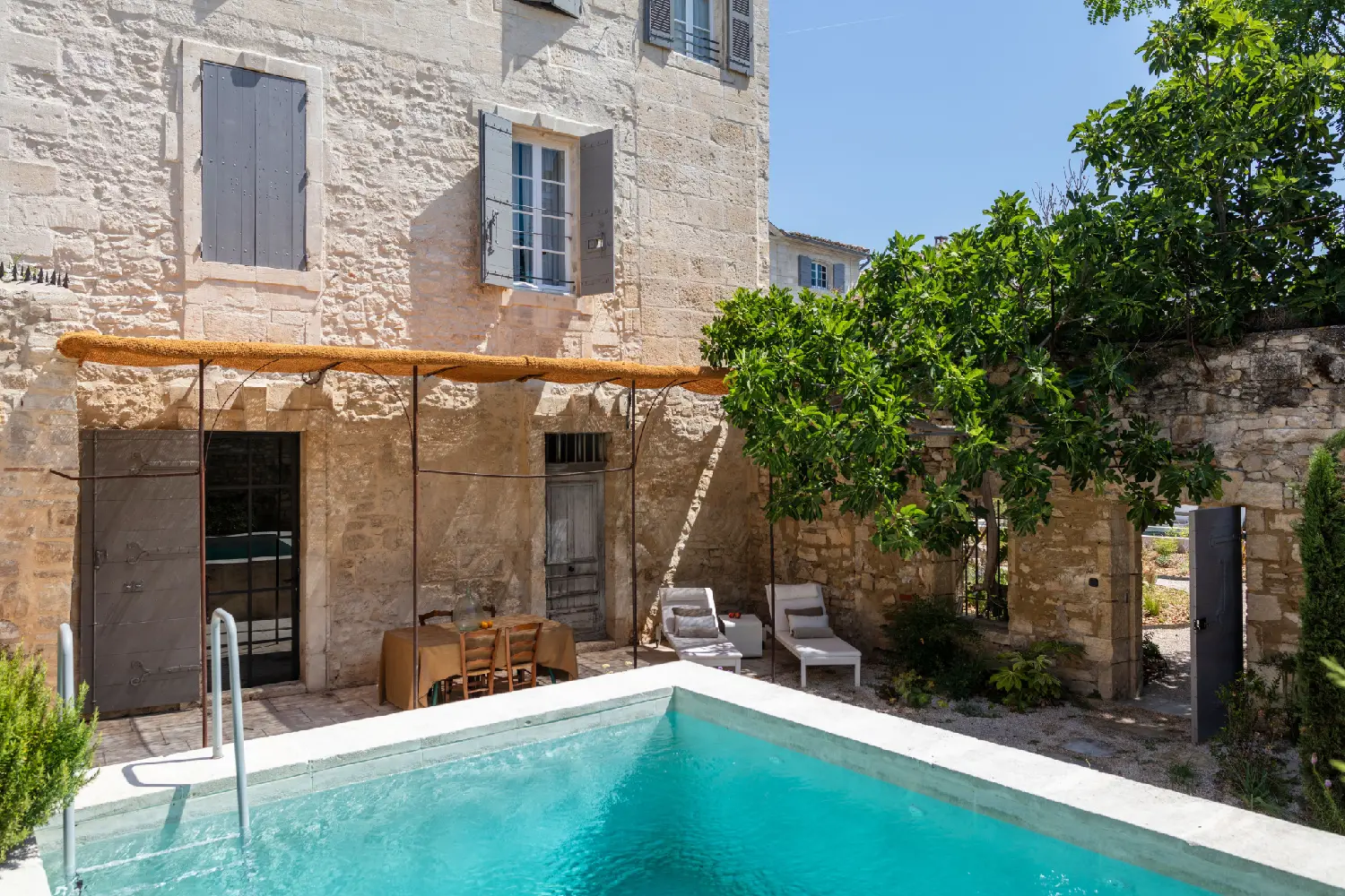  for sale castle Arles Bouches-du-Rhône 8