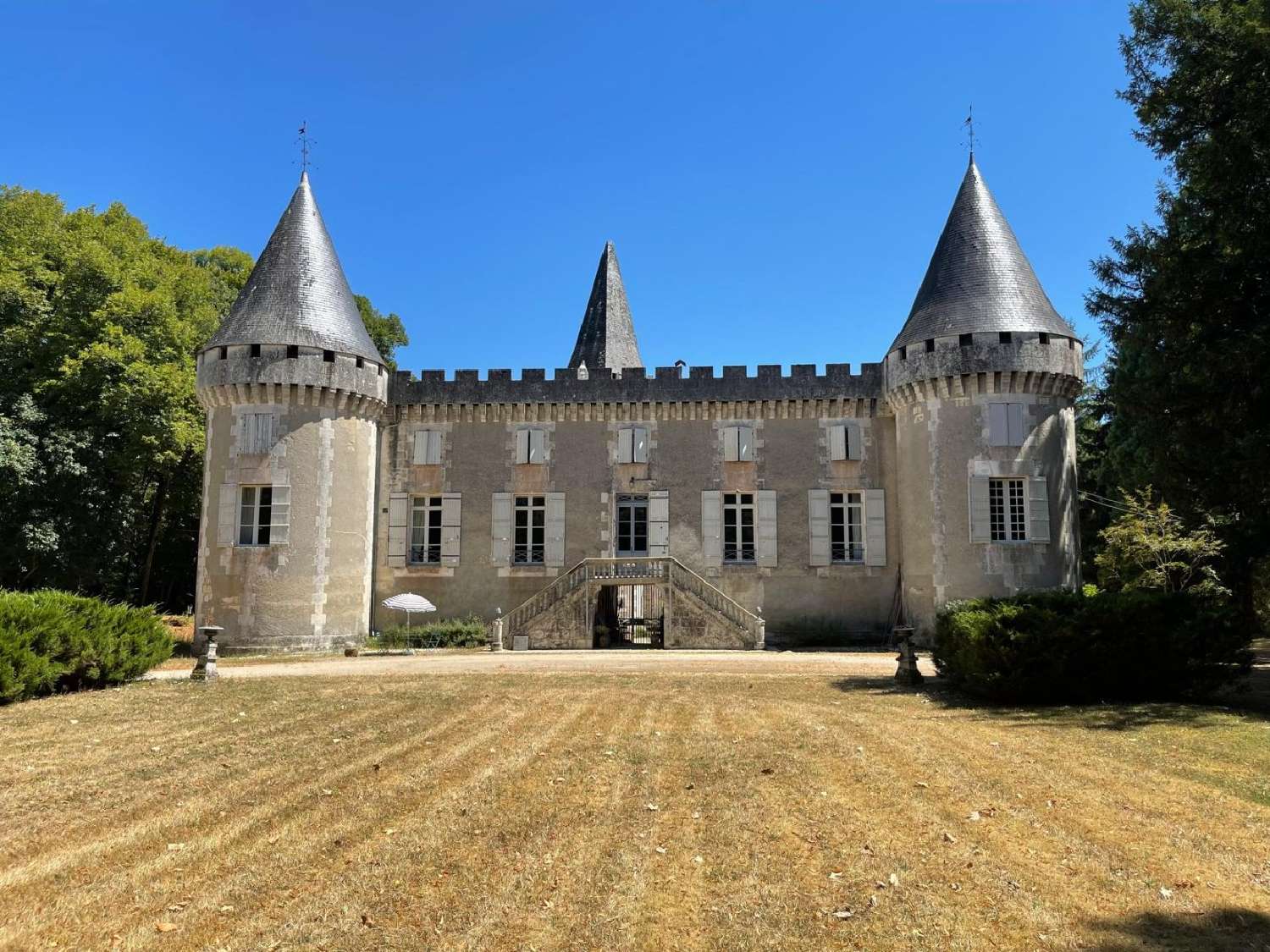  te koop kasteel Champagnac-de-Bélair Dordogne 2