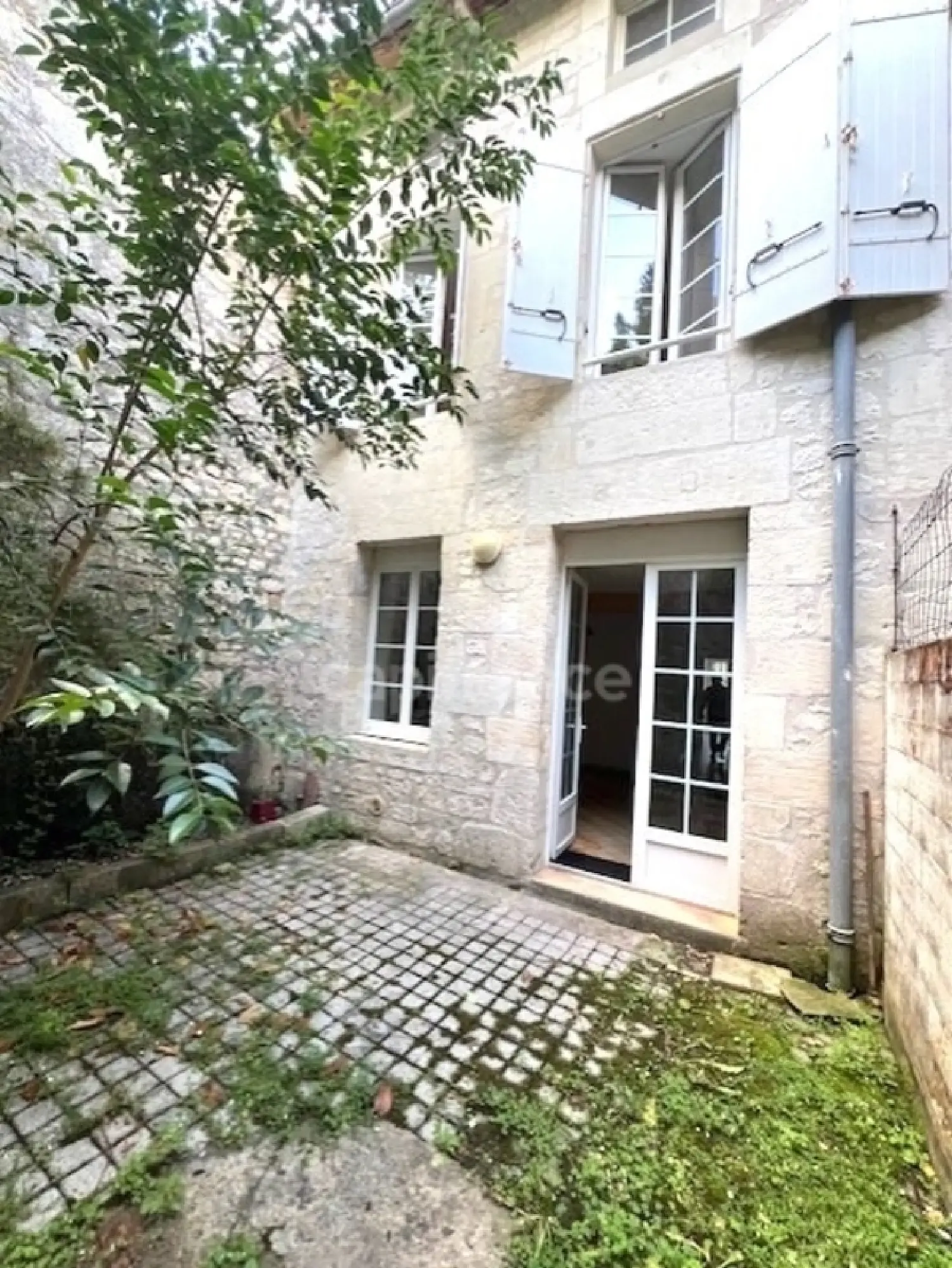  te koop stadshuis Saintes Charente-Maritime 2