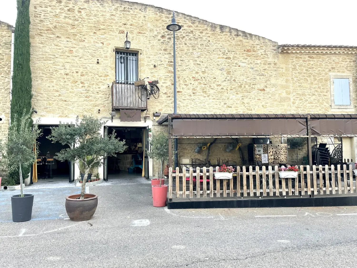  te koop bedrijfsruimte/ kantoor Aigues-Vives Gard 2