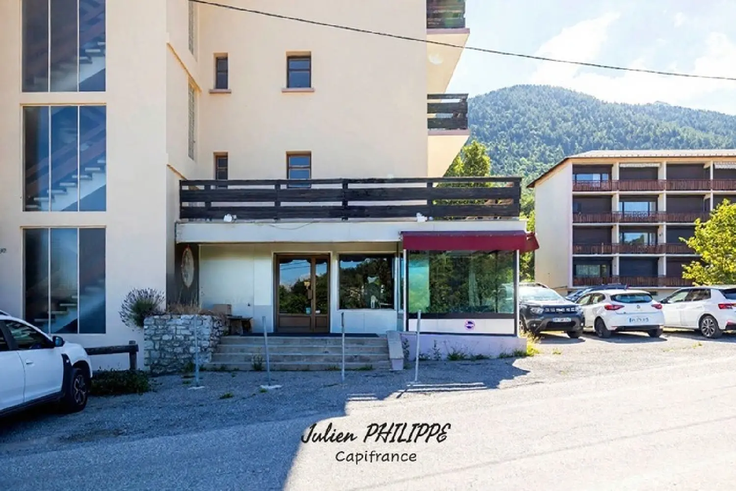  à vendre commerce Ancelle Hautes-Alpes 1