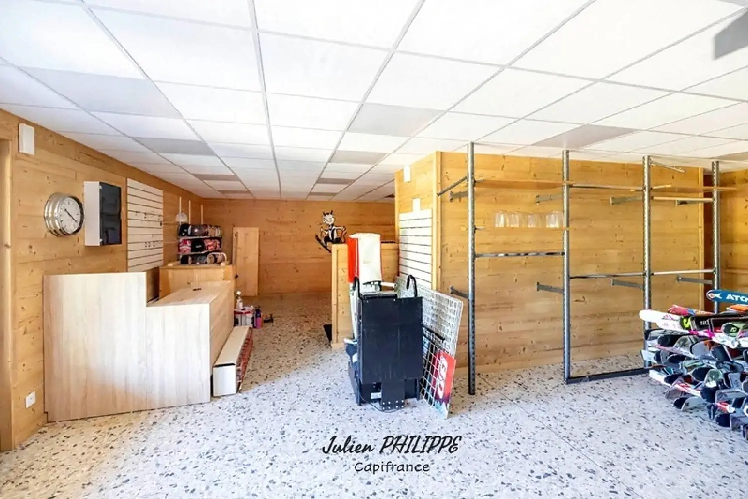  à vendre commerce Ancelle Hautes-Alpes 3