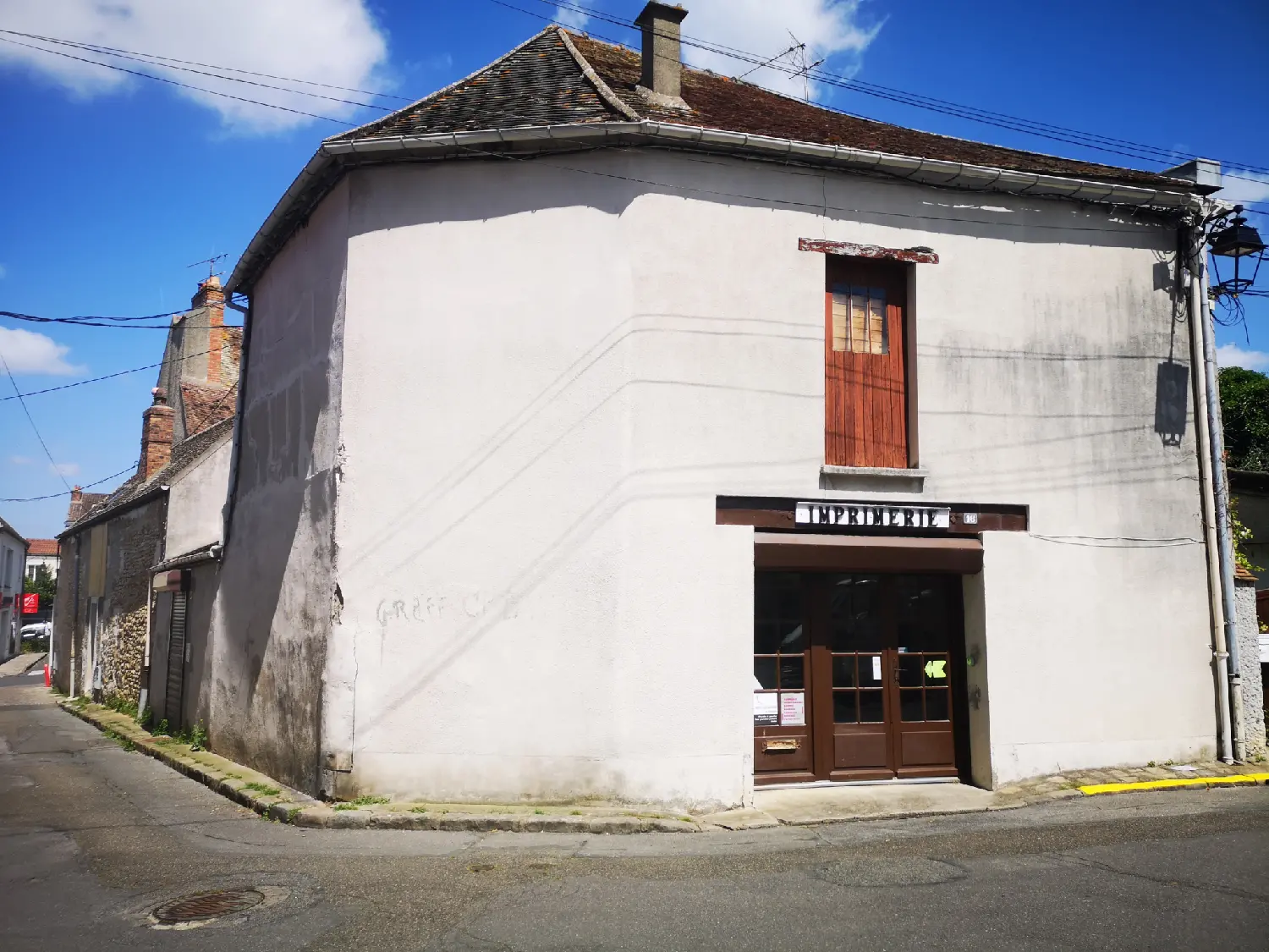  te koop bedrijfsruimte/ kantoor La Ferté-Alais Essonne 1