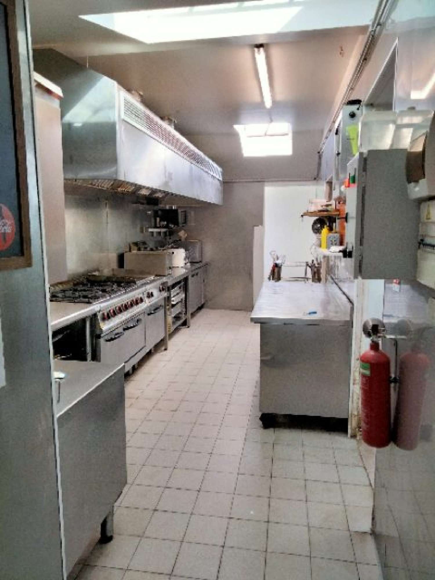  for sale commercial Magny-les-Hameaux Yvelines 7