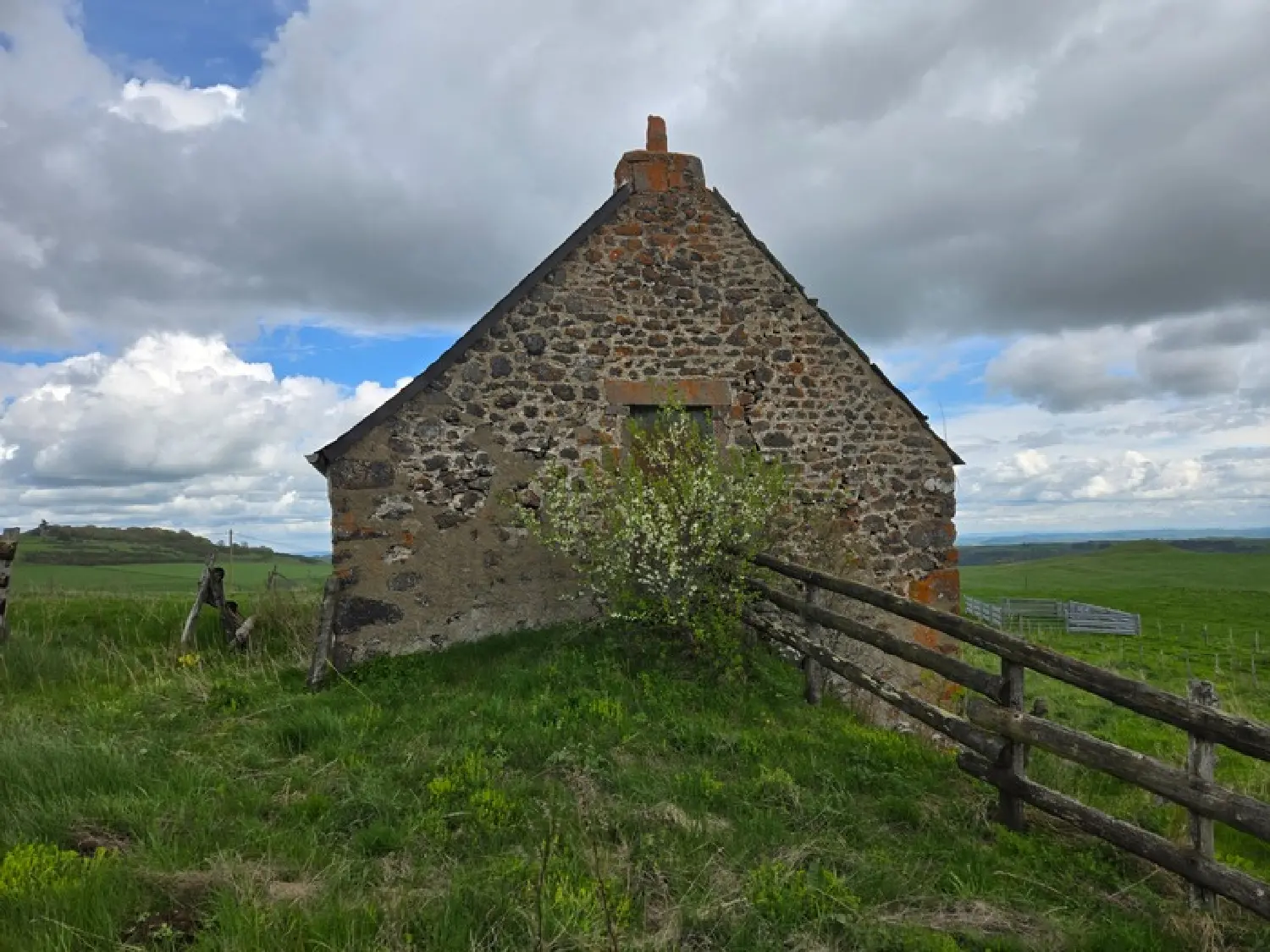  en venta casa Allanche Cantal 2