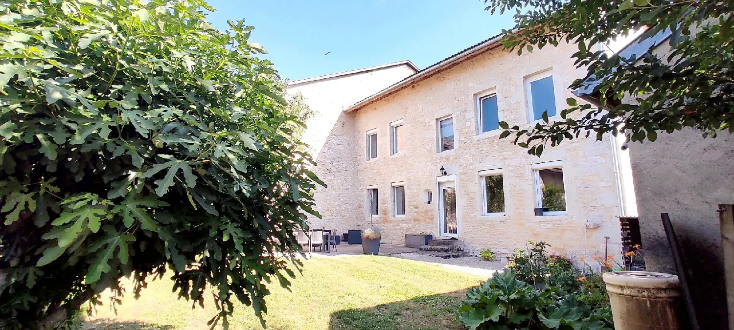  te koop huis Apremont Ain 1