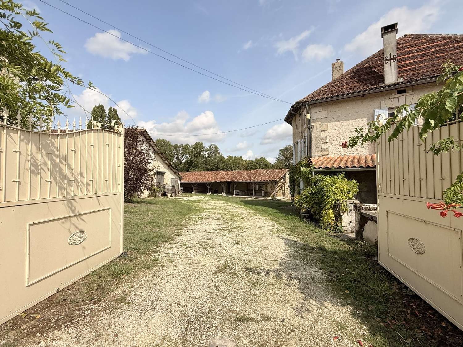  te koop huis Aubeterre-sur-Dronne Charente 2