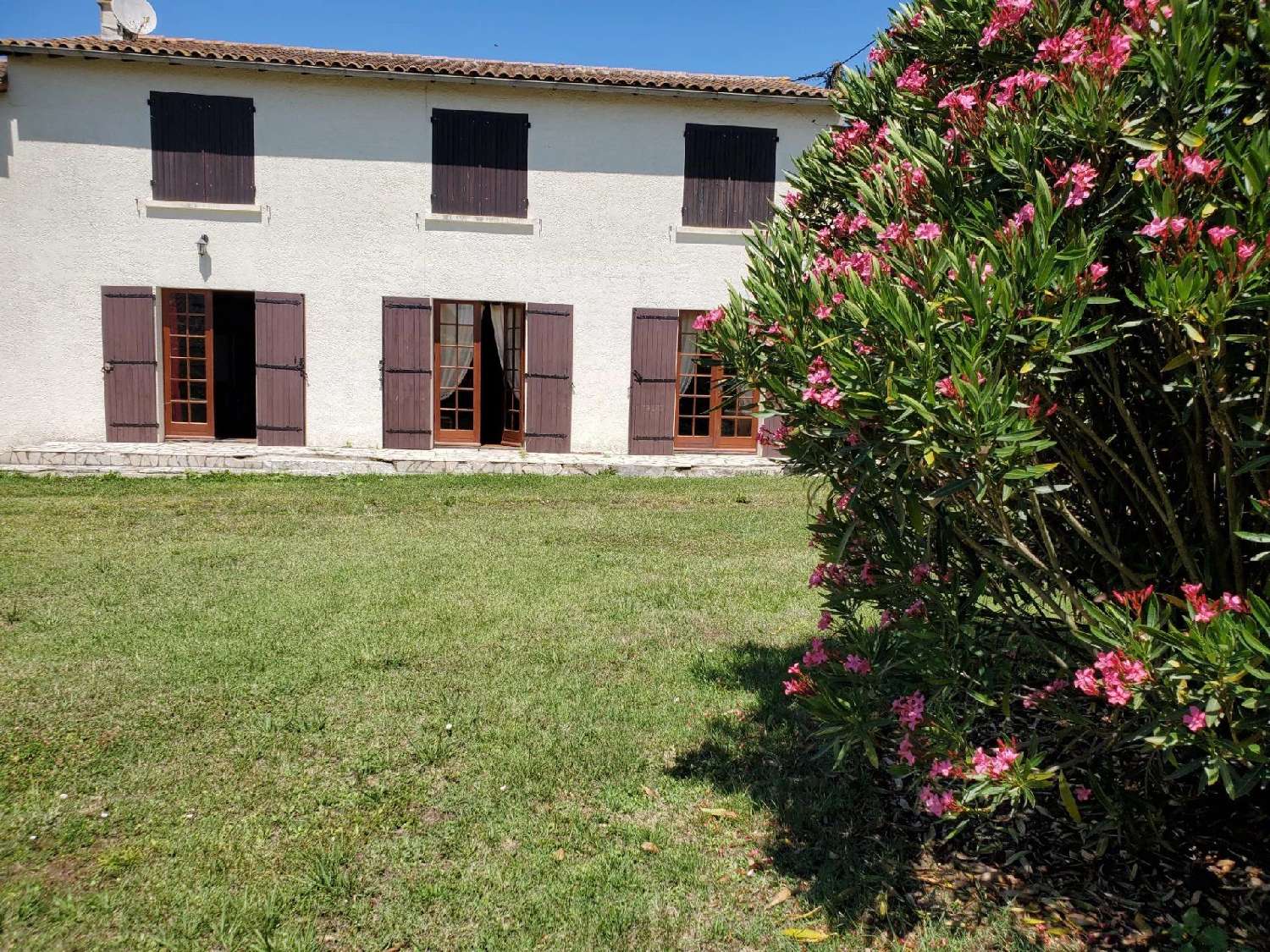  te koop huis Barzan Charente-Maritime 1