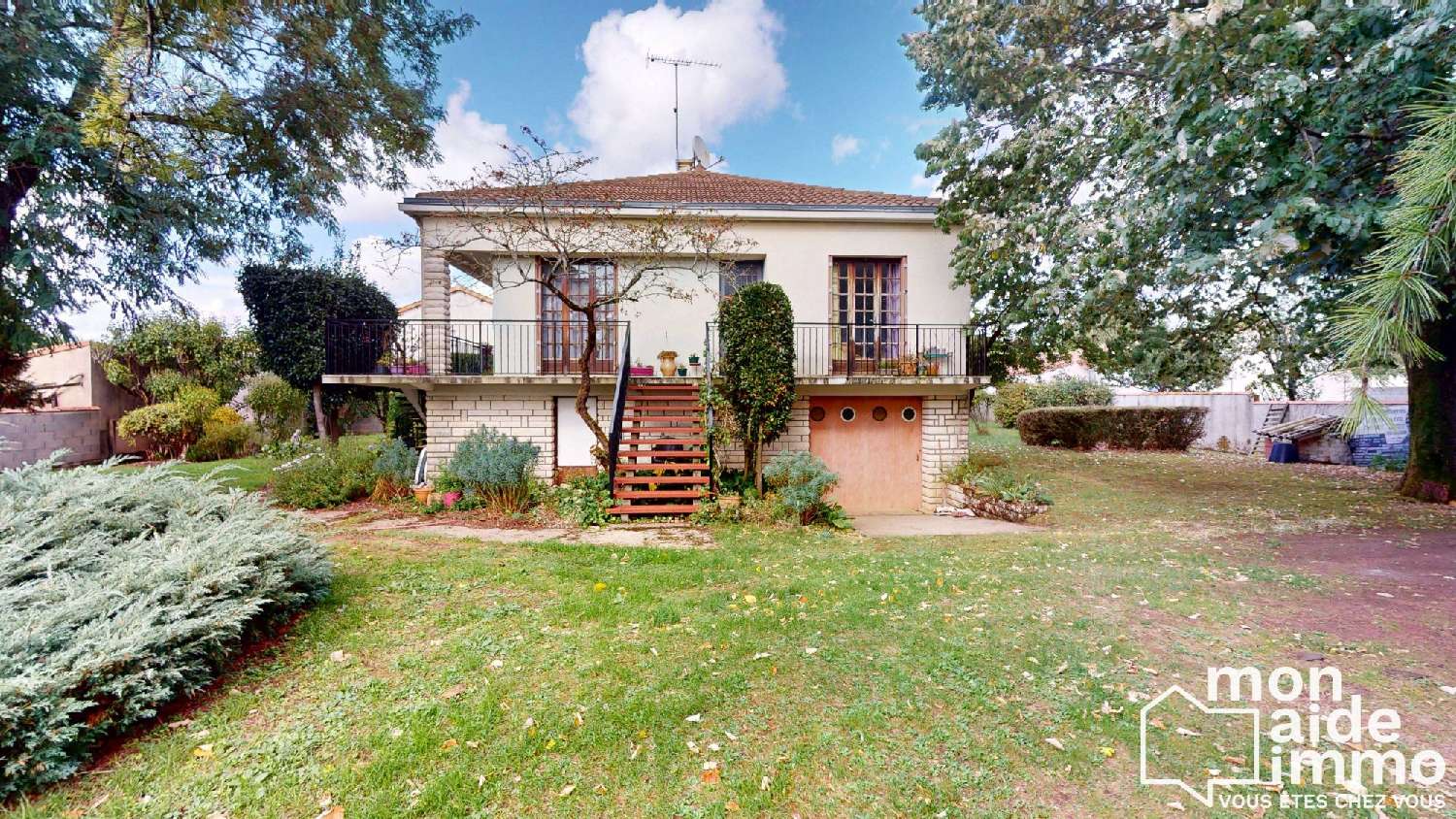  for sale house Benet Vendée 2