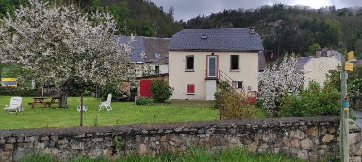  for sale house Chambon-sur-Lac Puy-de-Dôme 1