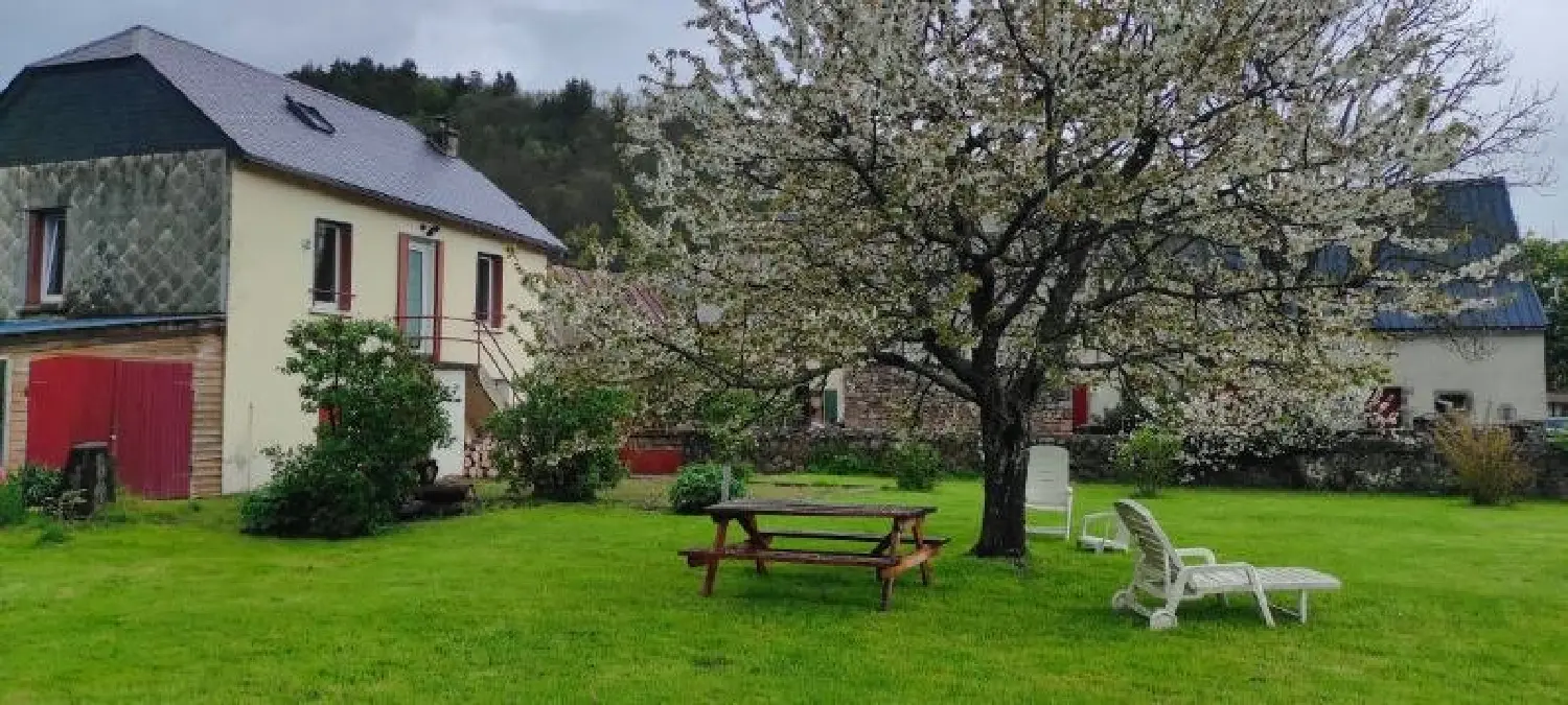  for sale house Chambon-sur-Lac Puy-de-Dôme 2