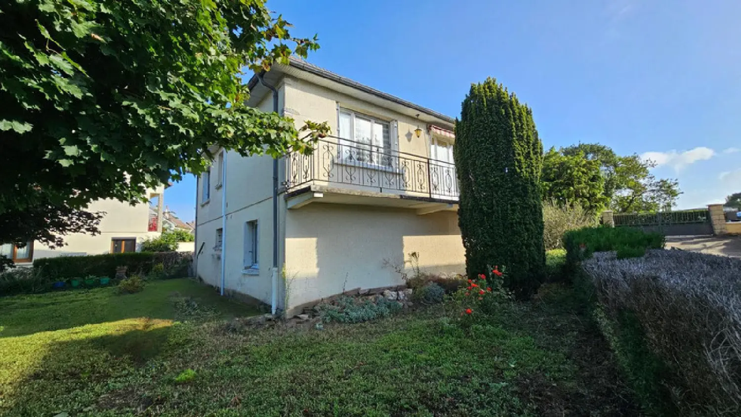  te koop huis La Chartre-sur-le-Loir Sarthe 3
