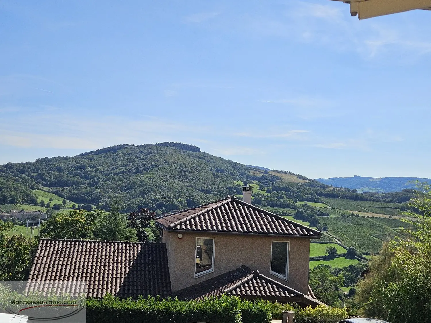  à vendre maison La Roche-Vineuse Saône-et-Loire 1