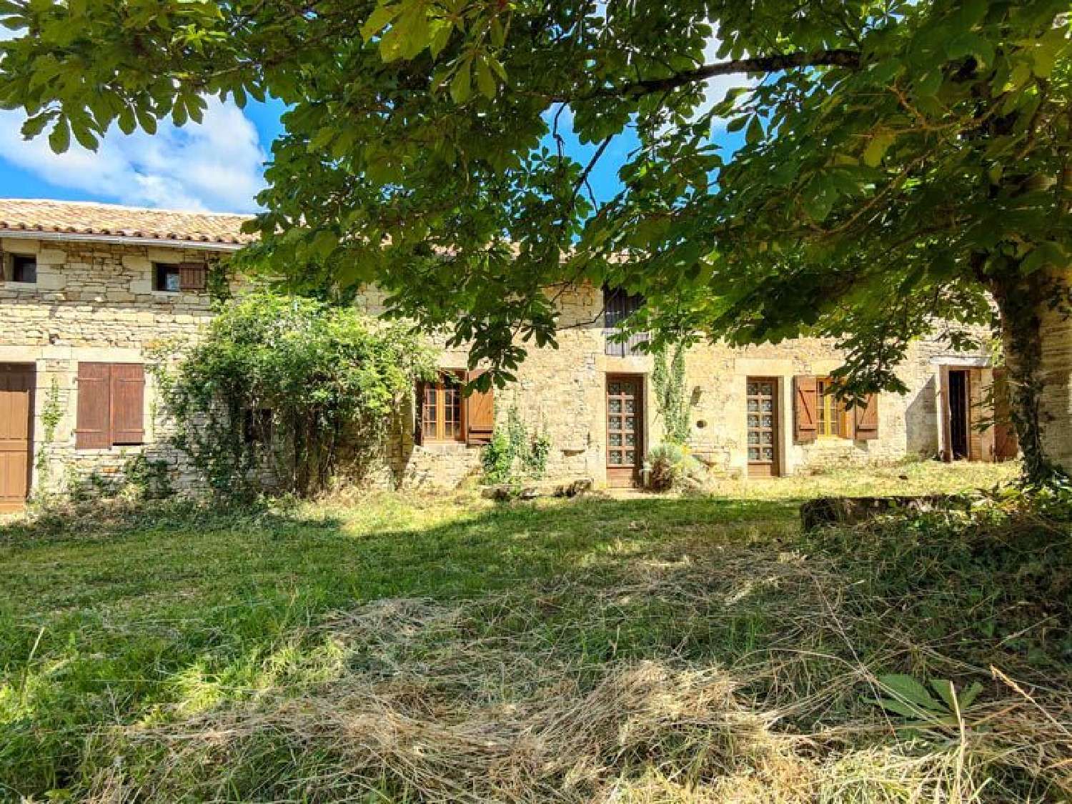 te koop huis Lezay Deux-Sèvres 1
