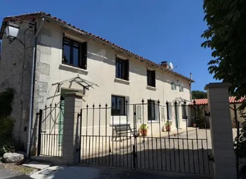 Nanteuil-en-Vallée Charente huis foto 7135250