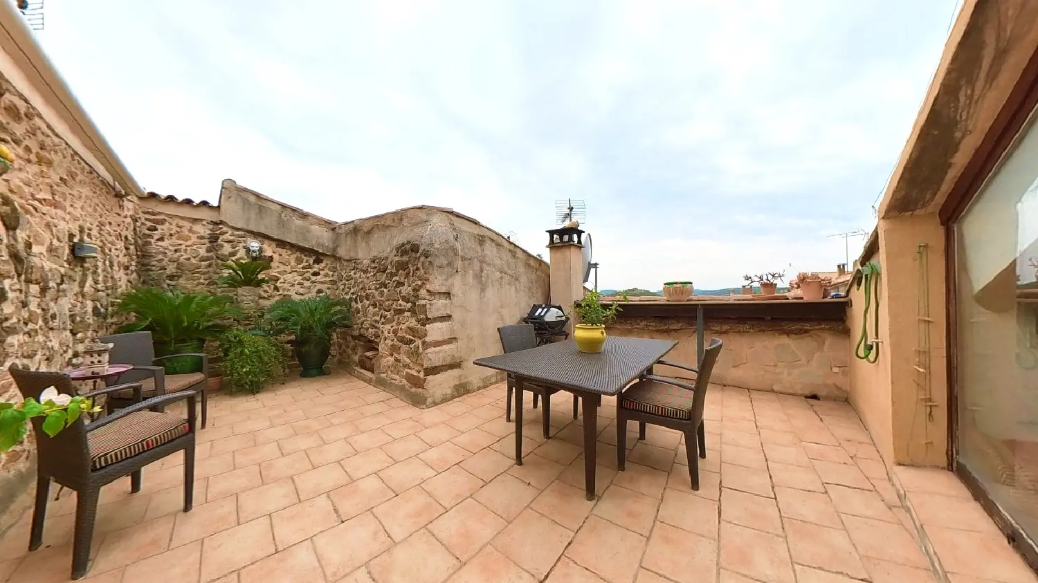  te koop huis Néffiès Hérault 2