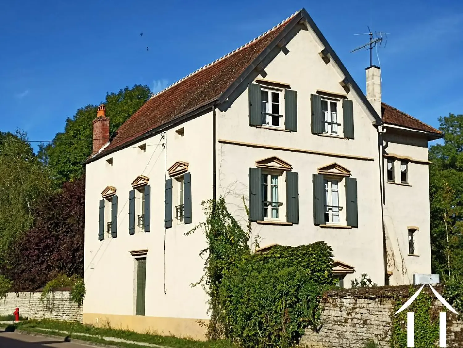 for sale house Noyers Yonne 2