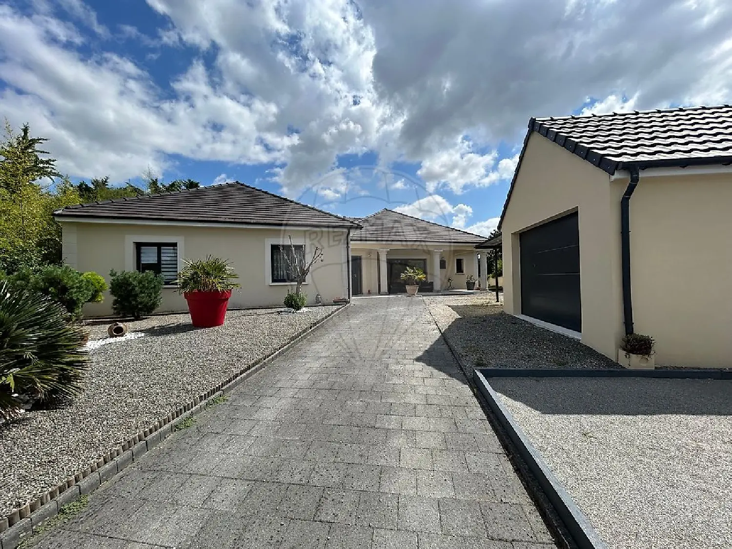  for sale house Saint-Doulchard Cher 1