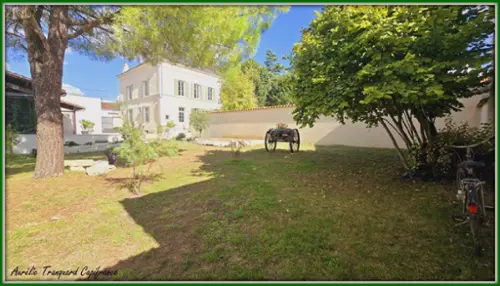 Saint-Jean-d'Angély Charente-Maritime huis foto 7133390