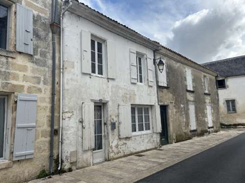 Saint-Jean-d'Angély Charente-Maritime huis foto 7144880