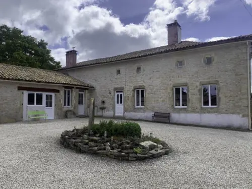 Sauzé-Vaussais Deux-Sèvres huis foto 7129347