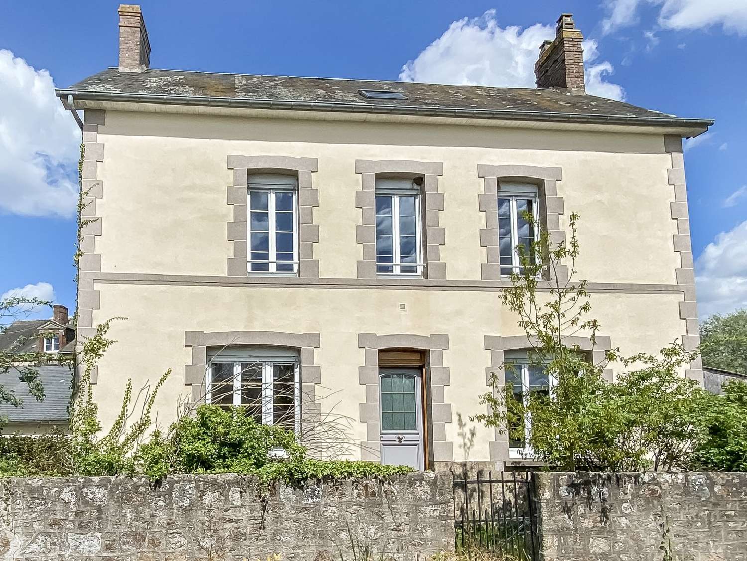  te koop herenhuis Thuboeuf Mayenne 1